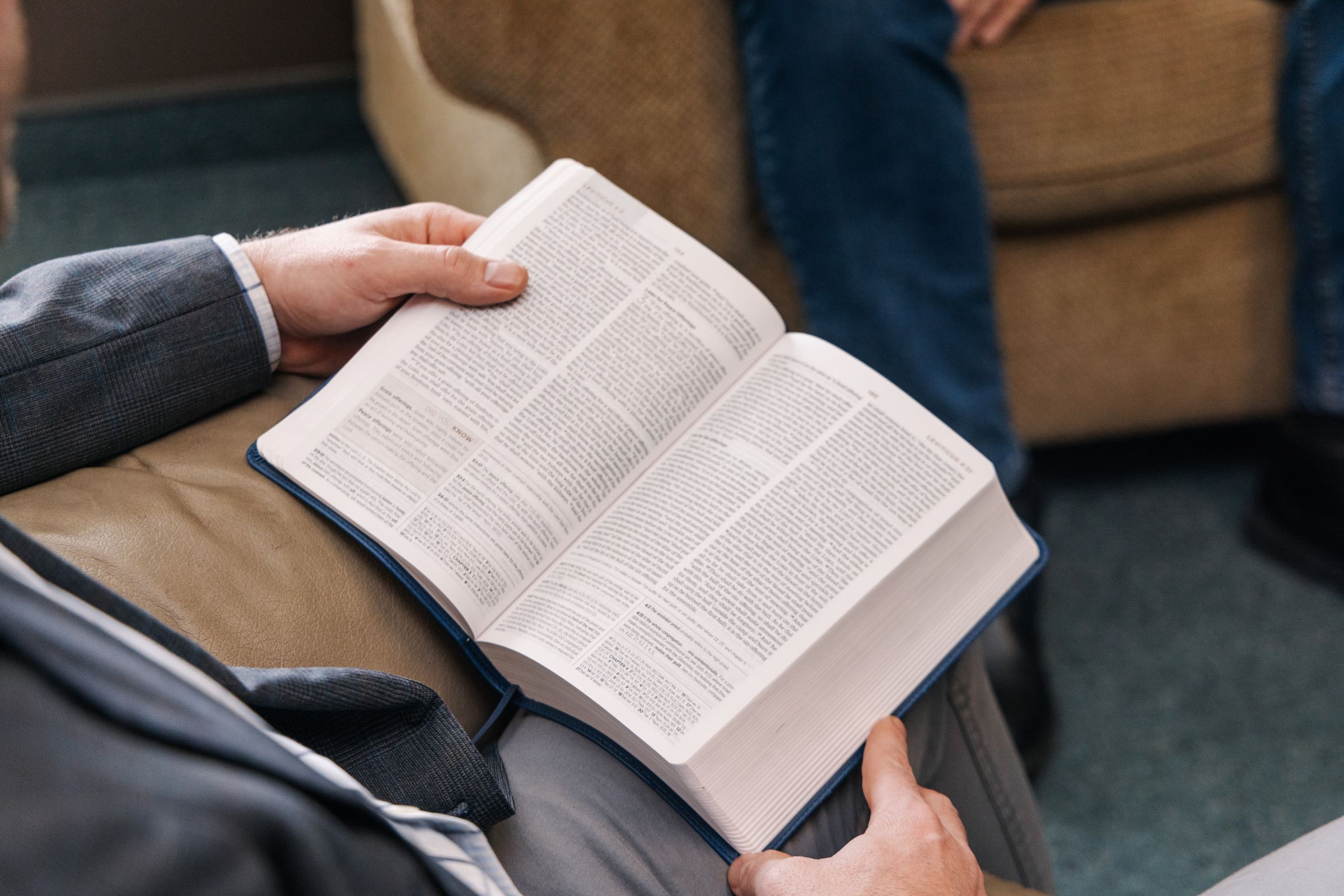 Looking for Seminary Training? Grace Seminary explores Canonical vs. Chronological Bible Reading Plans. What is chronological Bible reading?